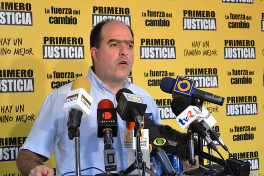 Julio Borges: Frente a las agresiones y la represión, seguiremos sin miedo
