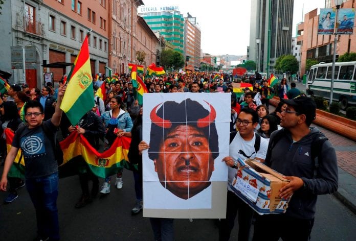 Manifestantes exigen la renuncia de Evo Morales