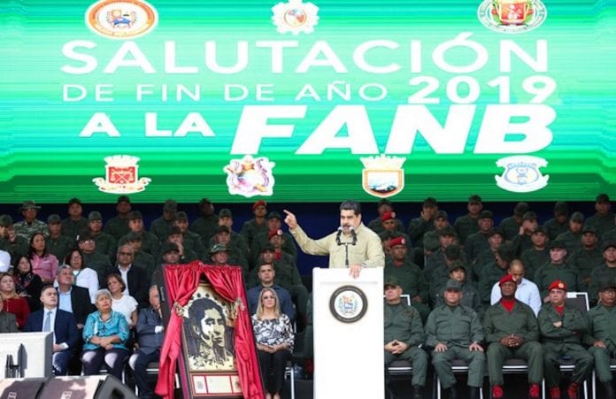 Nicolás Maduro con la FANB, militares permiso navideño
