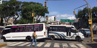 Transportistas trancaron el acceso a Catia como protesta por la falta de gasolina