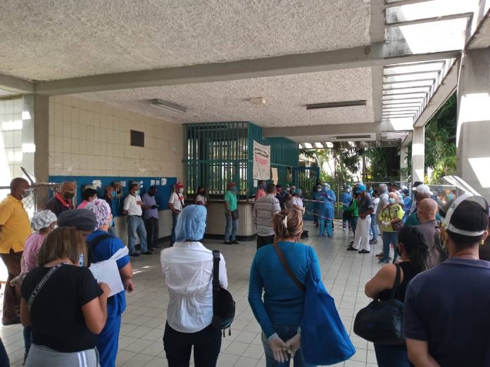 Trabajadores del Materno Infantil de Caricuao se declararon en asamblea permanente