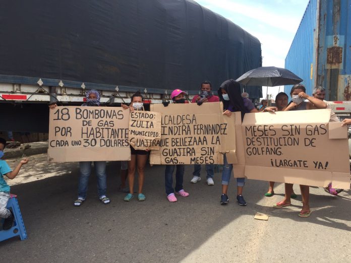 Habitantes del Zulia denuncian que deben pagar 30 dólares por una bombona de gas doméstico
