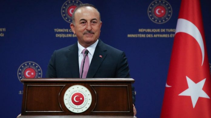 Canciller de Turquía celebró el "diálogo" entre el régimen y la oposición