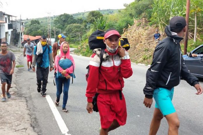 Venezolanos prefieren huir de la crisis: "El covid-19 no se compara con lo que se vive en el país"