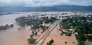 Bajó el nivel del agua en Honduras pero sigue el peligro por los daños que dejó Iota