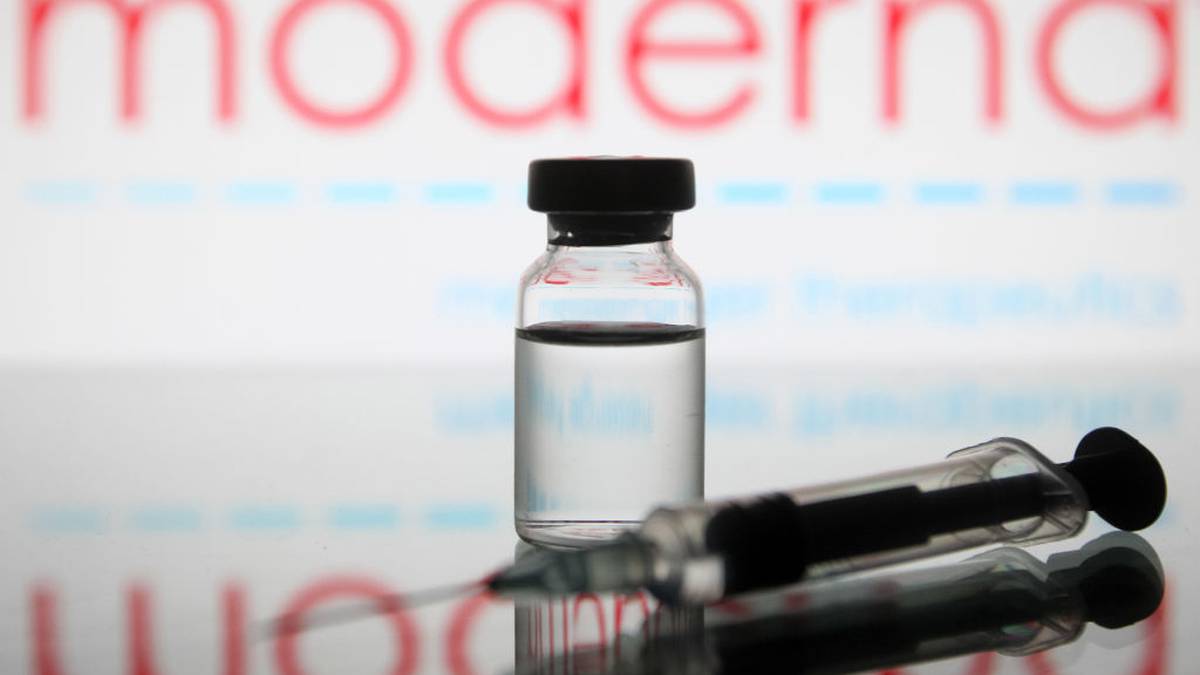 Moderna started trials of a specific vaccine booster for omicron thumbnail