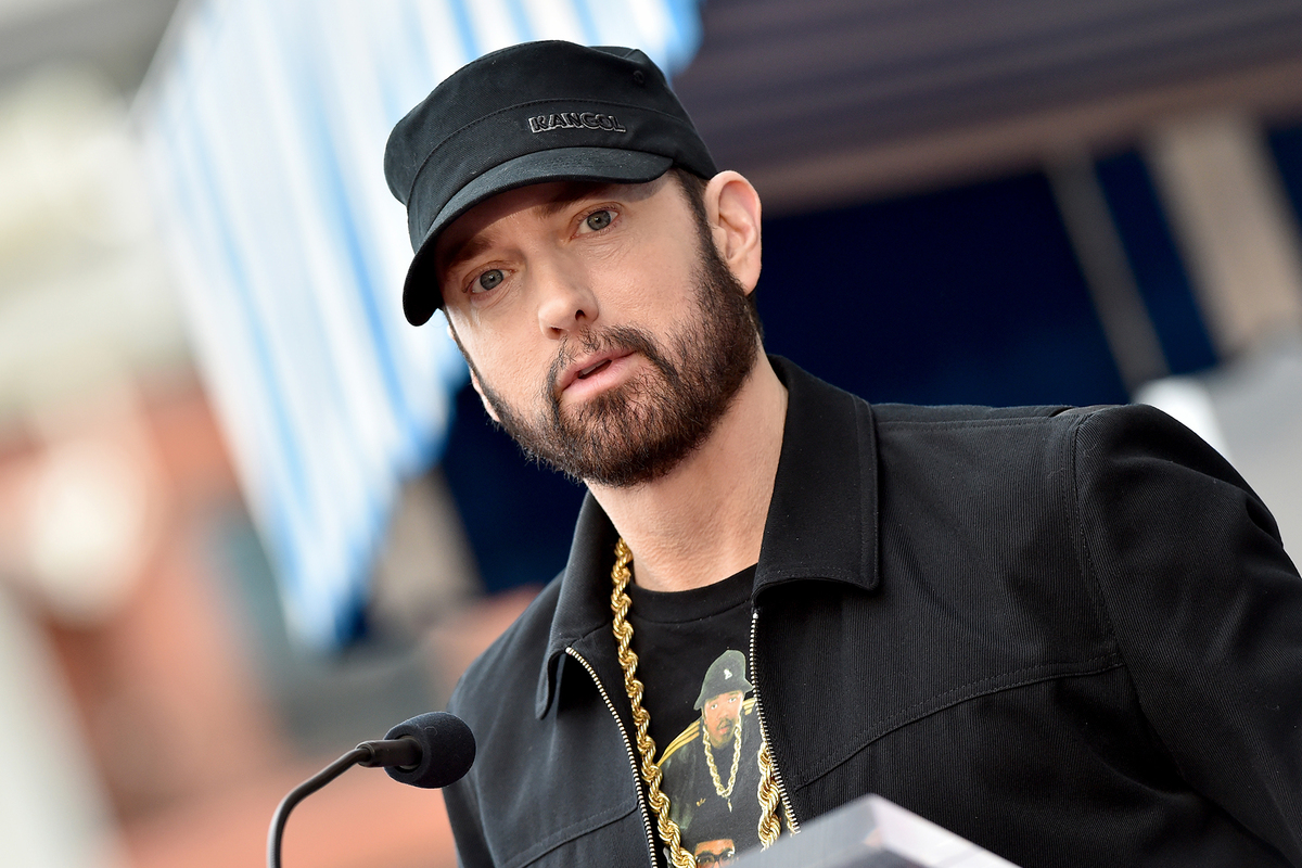 Eminem reedita su último disco e incluye una disculpa a Rihanna