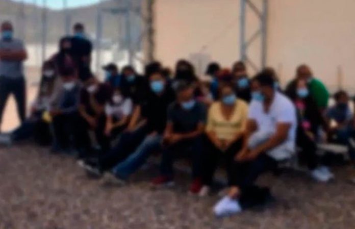 Rescataron a 87 migrantes venezolanos que estaban perdidos en el desierto de Arizona