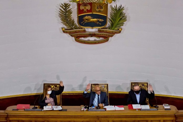Parlamento, El Nacional