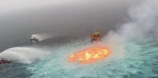 [VIDEOS] Fuga submarina provocó un gran incendio en las aguas del Golfo de México