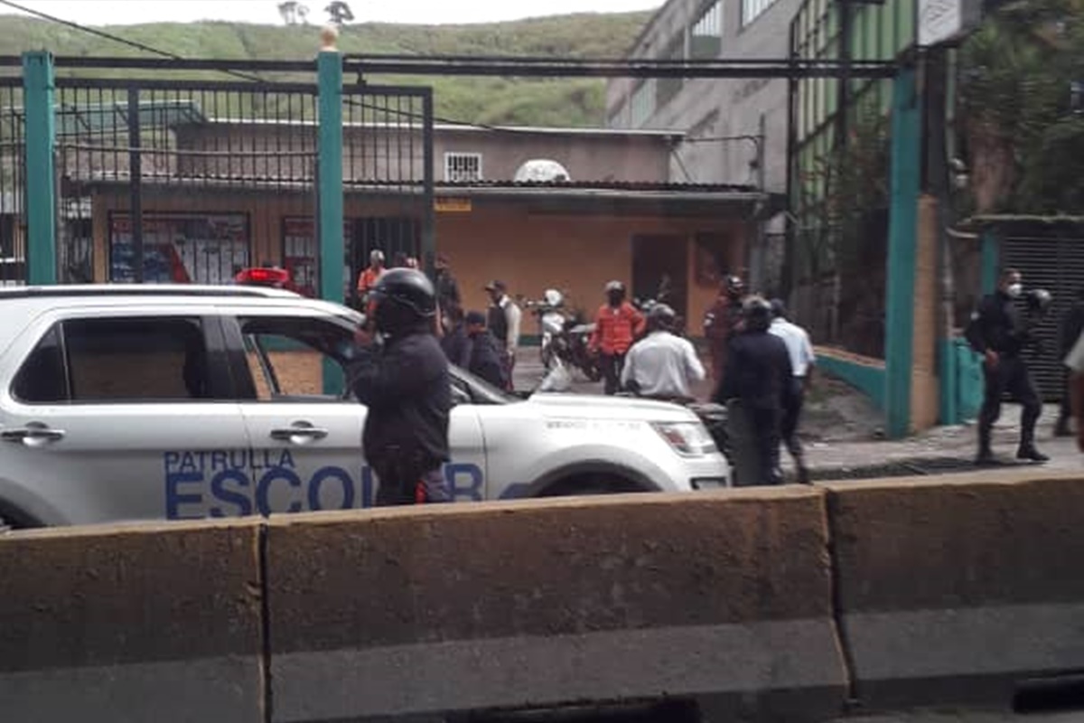 Enfrentamientos simultáneos en la carretera Panamericana y Caucagüita