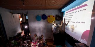 Maestras convierten sus casas en escuelas en medio de pandemia en Venezuela