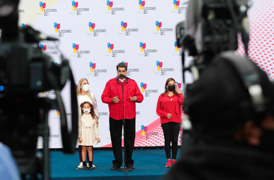 Nos quedamos con 20 gobernaciones y la Alcaldía de Caracas": Maduro celebra  los resultados electorales