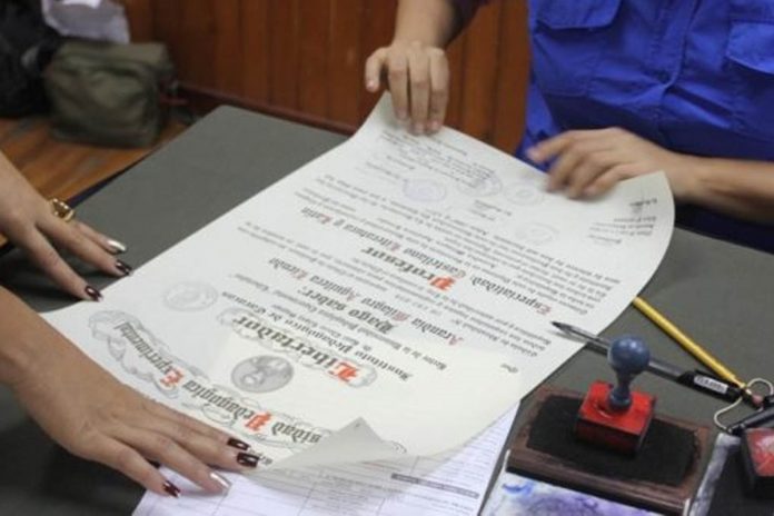 Certificación de títulos universitarios de venezolanos en Colombia comenzará este martes