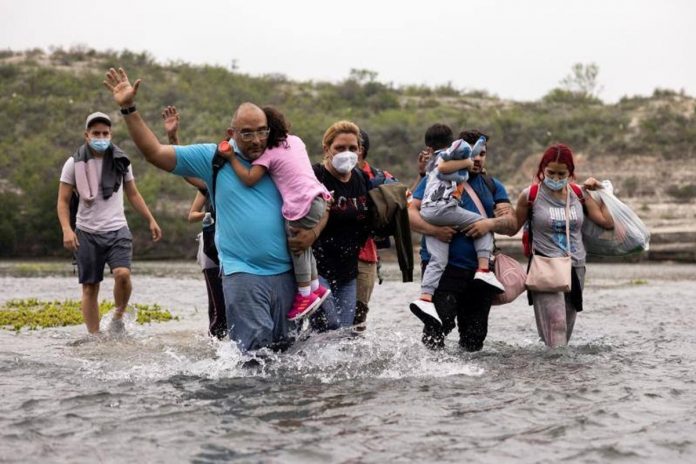 The Washington Post: Los migrantes venezolanos son un nuevo desafío fronterizo para la administración de Biden