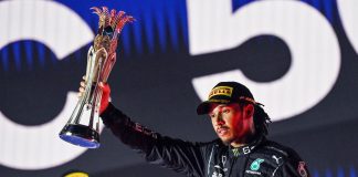 Hamilton gana caótico GP de Arabia e iguala a puntos con Verstappen