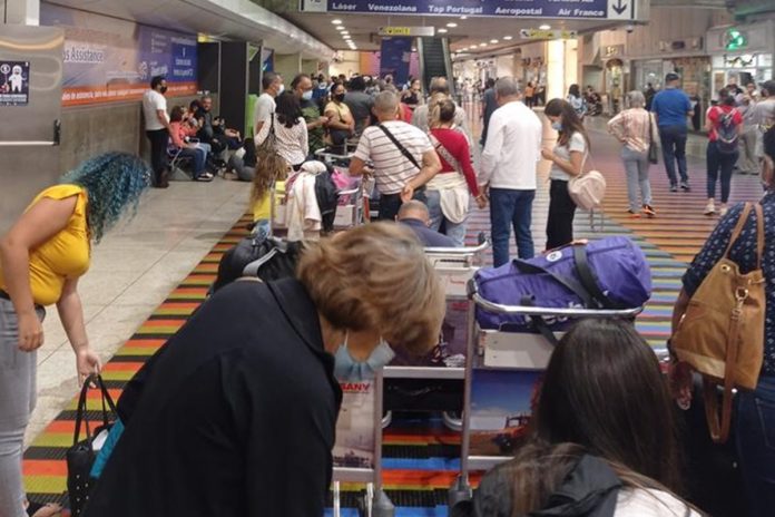 Conviasa volvió a dejar varados a pasajeros en Maiquetía: a última hora cancelaron el vuelo a Buenos Aires