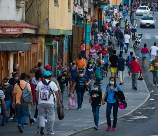 Ministerio de Salud espera que aumenten los casos de covid en Venezuela por la ómicron Maduro dijo que la flexibilización podría continuar en enero