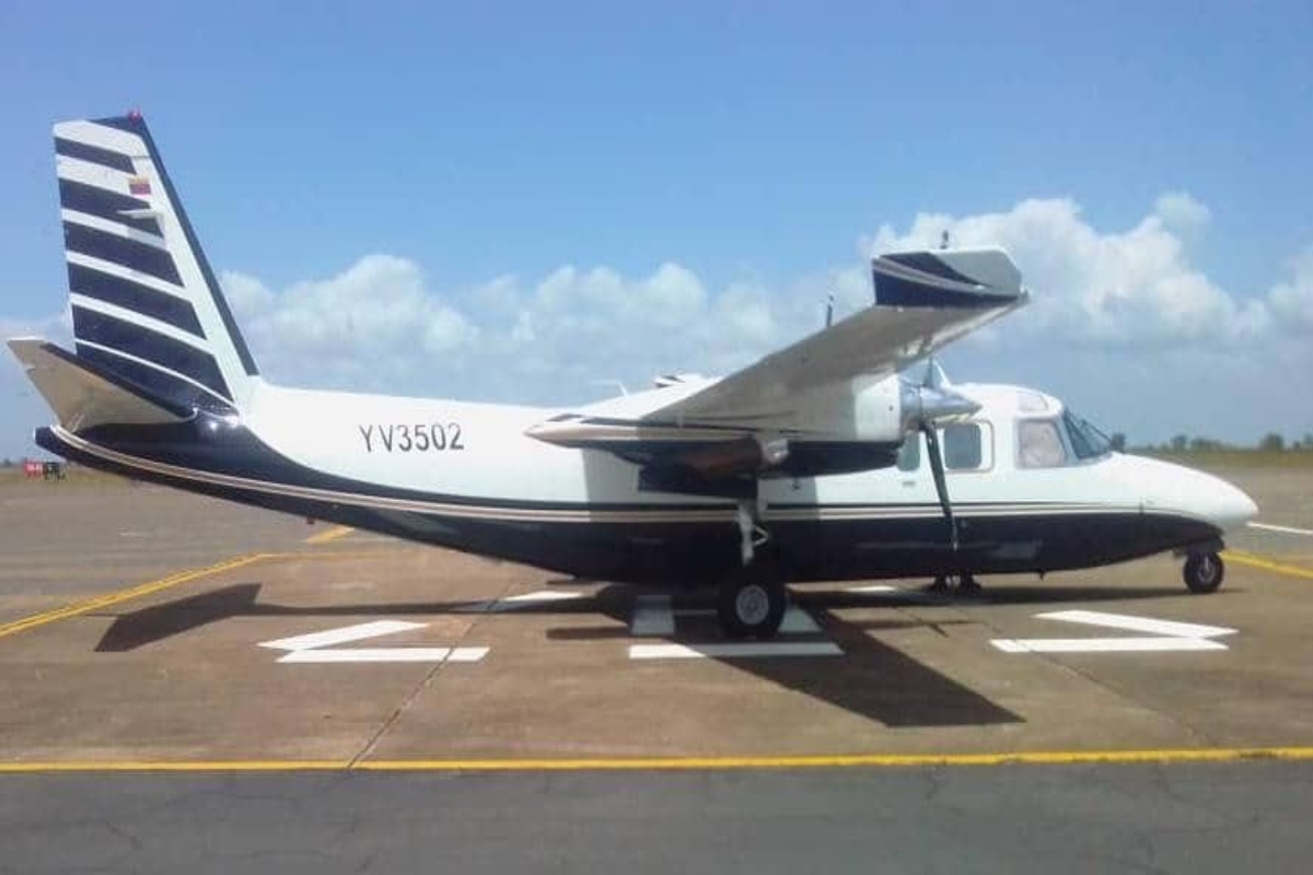 Los equipos de rescate encontraron el avión AC90 el sábado.