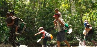 La mayoría de los niños y niñas cruzan el Darién son venezolanos