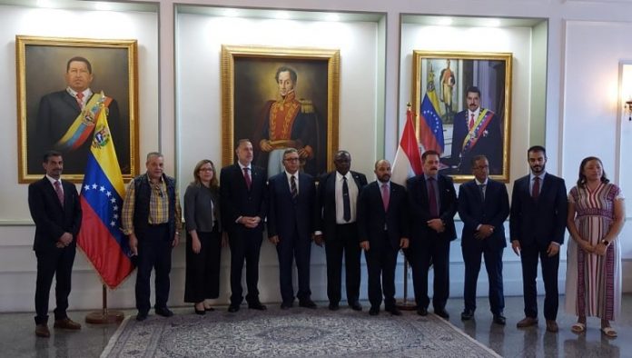 Cancillería de Maduro recibe en Caracas a nuevo embajador de Egipto