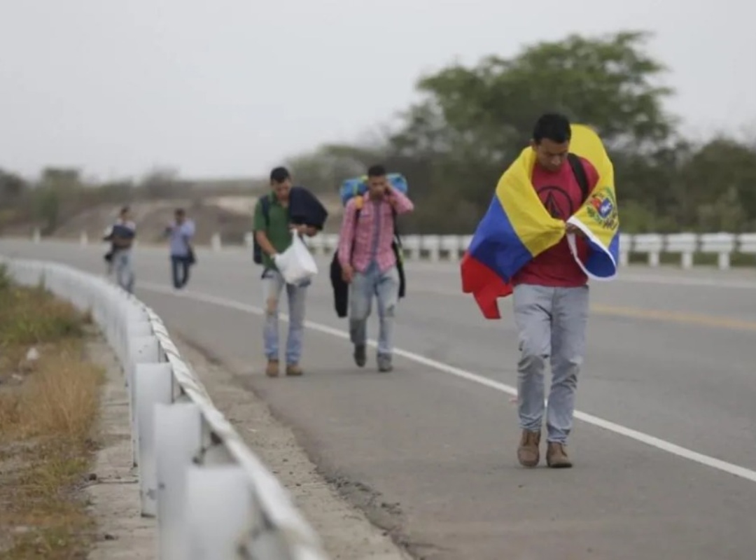 Critican nueva política migratoria de Biden para venezolanos